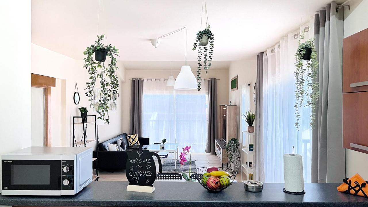 Melanos Sea View Apartment Пафос Екстериор снимка
